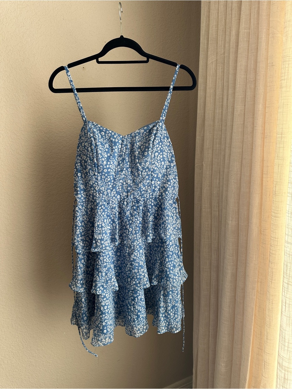 I.N. San Francisco Blue Floral Tiered Cami Midi Dress